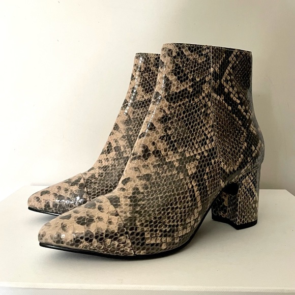 NBW Seychelles No One Like You - Python print leather boots - booties Size 6 - Picture 3 of 10